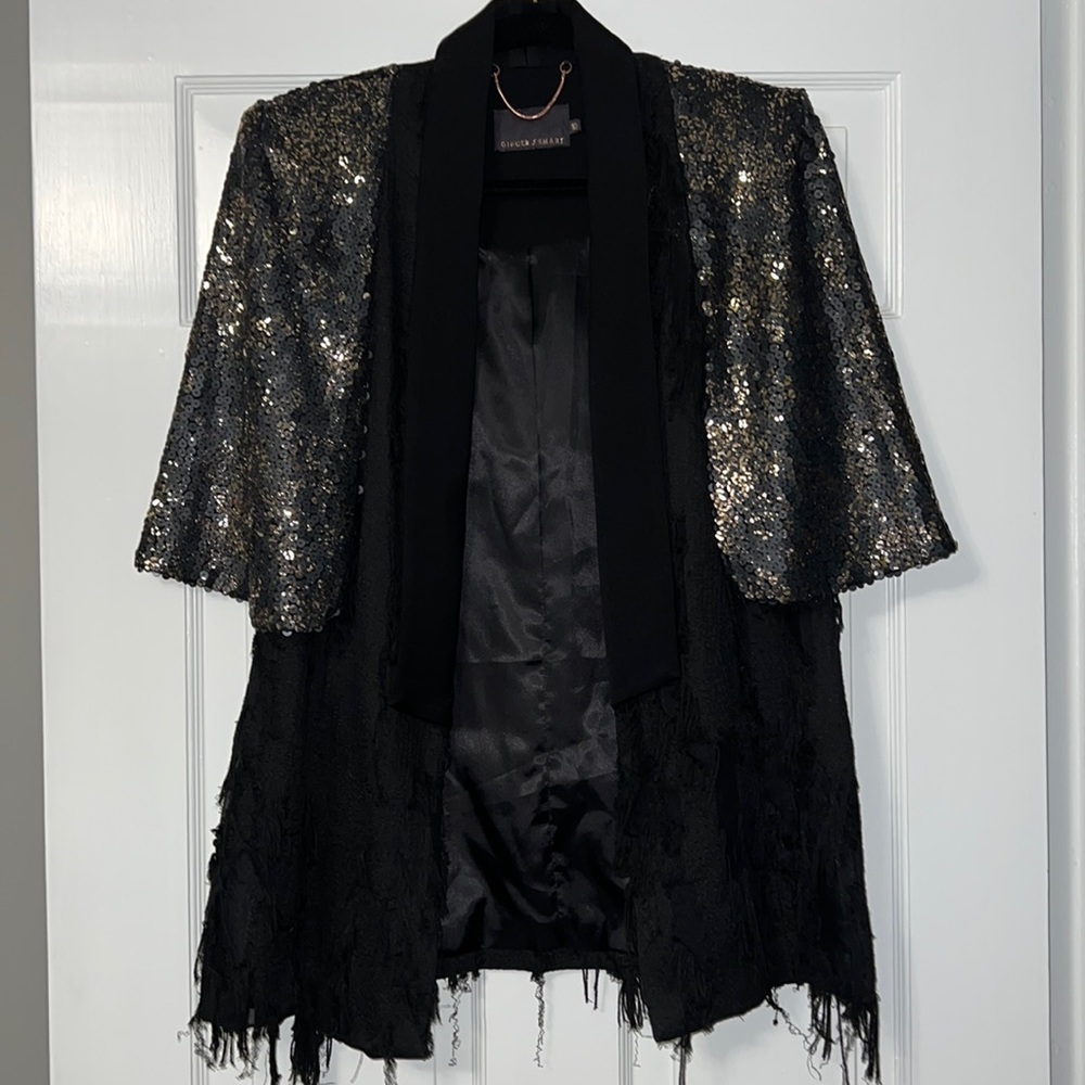 GINGER & SMART BLACK & GOLD SEQUIN AND FRAYED CAPE BLAZER
